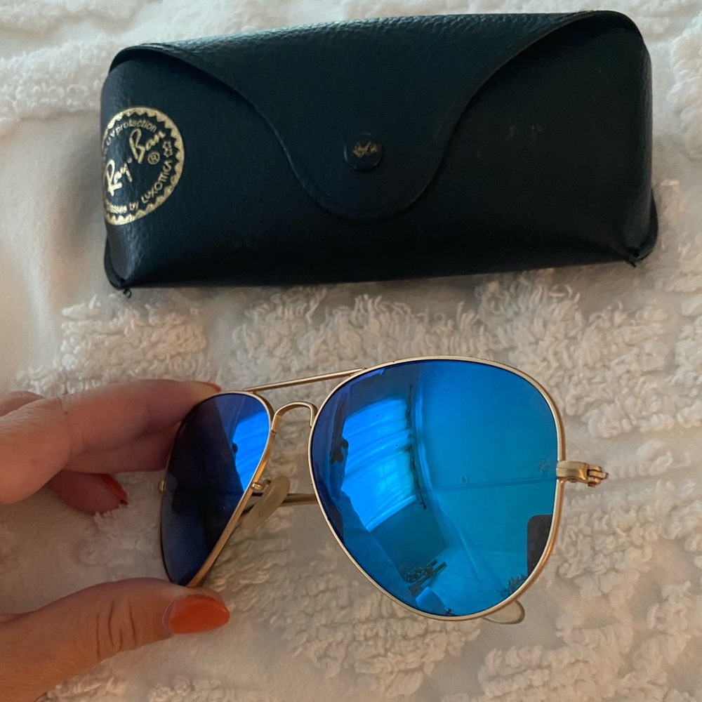 Ray-Ban Aviators - Picture 4 of 7